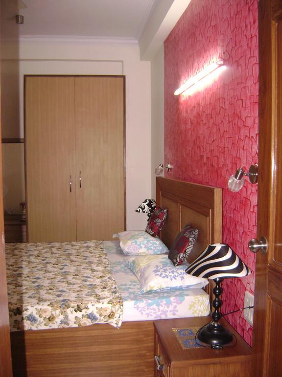 Sabs Bed And Breakfast New Delhi Bagian luar foto