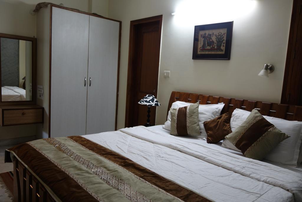 Sabs Bed And Breakfast New Delhi Bagian luar foto